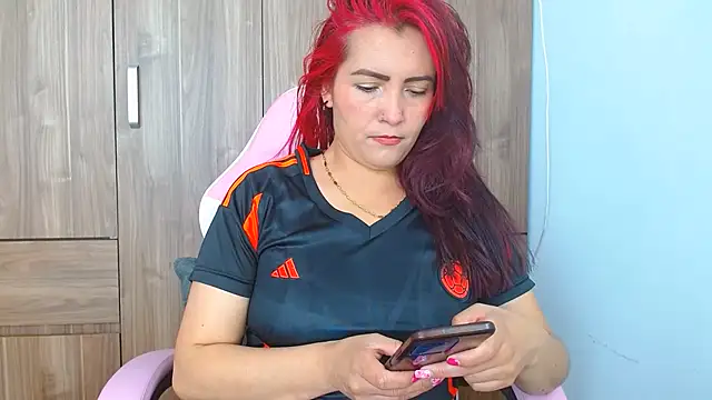 Snapshot of nanis_milf chatting on 7, 7, 2026 nanis milf online show from 7, 7, 2026
