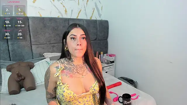 Snapshot of Cristal_Velle chatting on 14, 4, 2026 Cristal Velle online show from 14, 4, 2026