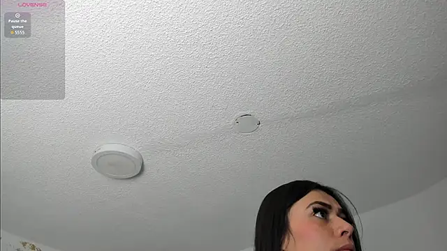 Snapshot of Cristal_Velle chatting on 17, 4, 2026 Cristal Velle online show from 17, 4, 2026