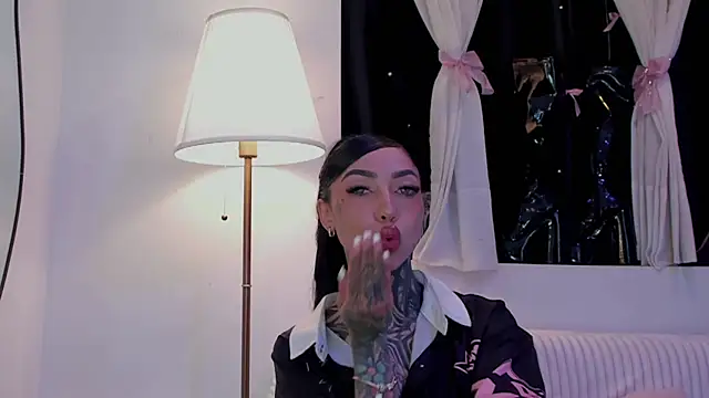 Dani Valen online show from 16, 12, 2025