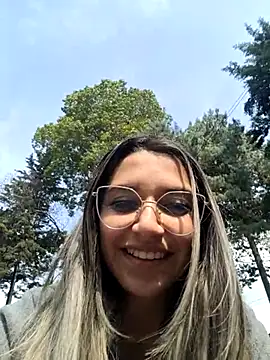 Snapshot of Isabella_Varella chatting on 8, 3, 2025 Isabella Varella online show from 8, 3, 2025