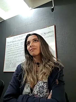 Snapshot of Isabella_Varella chatting on 11, 3, 2025 Isabella Varella online show from 11, 3, 2025