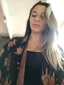 Snapshot of Isabella_Varella chatting on 12, 3, 2025 Isabella Varella online show from 12, 3, 2025