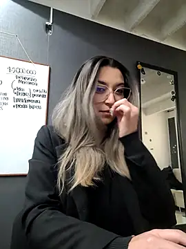 Snapshot of Isabella_Varella chatting on 13, 3, 2025 Isabella Varella online show from 13, 3, 2025