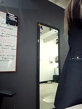 Snapshot of Isabella_Varella chatting on 9, 9, 2025 Isabella Varella online show from 9, 9, 2025