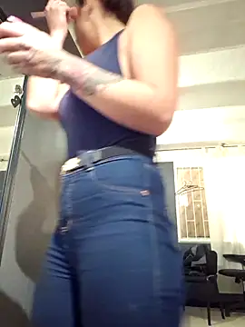 Snapshot of Isabella_Varella chatting on 11, 9, 2025 Isabella Varella online show from 11, 9, 2025