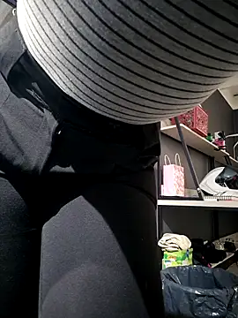 Snapshot of Isabella_Varella chatting on 18, 9, 2025 Isabella Varella online show from 18, 9, 2025