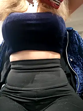 Snapshot of Isabella_Varella chatting on 23, 9, 2025 Isabella Varella online show from 23, 9, 2025