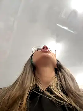 Snapshot of Isabella_Varella chatting on 18, 10, 2025 Isabella Varella online show from 18, 10, 2025