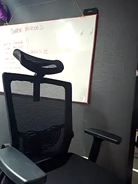 Snapshot of Isabella_Varella chatting on 5, 11, 2025 Isabella Varella online show from 5, 11, 2025