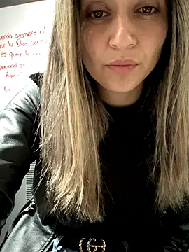 Snapshot of Isabella_Varella chatting on 6, 11, 2025 Isabella Varella online show from 6, 11, 2025