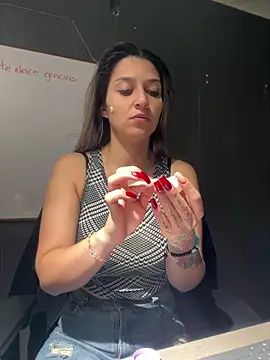 Snapshot of Isabella_Varella chatting on 5, 12, 2025 Isabella Varella online show from 5, 12, 2025