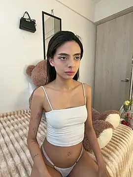 Snapshot of ZaraLuuv chatting on 10, 3, 2026 ZaraLuuv online show from 10, 3, 2026