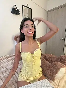 Snapshot of ZaraLuuv chatting on 13, 3, 2026 ZaraLuuv online show from 13, 3, 2026