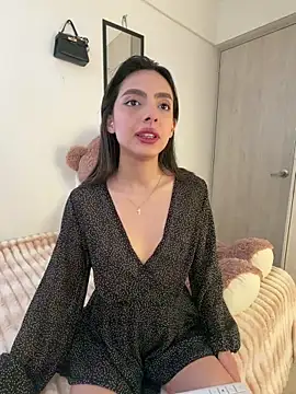 Snapshot of ZaraLuuv chatting on 24, 3, 2026 ZaraLuuv online show from 24, 3, 2026