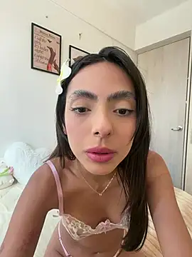 Snapshot of ZaraLuuv chatting on 9, 6, 2026 ZaraLuuv online show from 9, 6, 2026