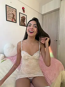 Snapshot of ZaraLuuv chatting on 17, 7, 2026 ZaraLuuv online show from 17, 7, 2026