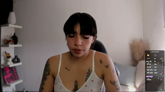 Snapshot of Saraa_Desiree chatting on 21, 12, 2025 Saraa Desiree online show from 21, 12, 2025