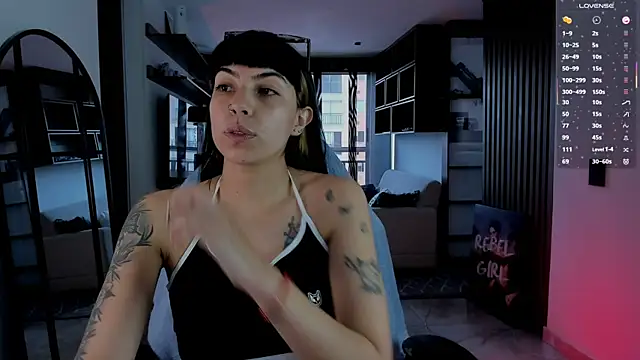 Snapshot of Saraa_Desiree chatting on 5, 2, 2026 Saraa Desiree online show from 5, 2, 2026