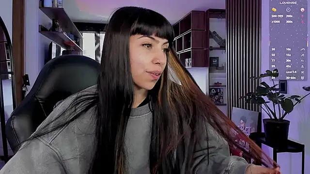 Snapshot of Saraa_Desiree chatting on 5, 3, 2026 Saraa Desiree online show from 5, 3, 2026