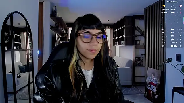 Snapshot of Saraa_Desiree chatting on 19, 3, 2026 Saraa Desiree online show from 19, 3, 2026