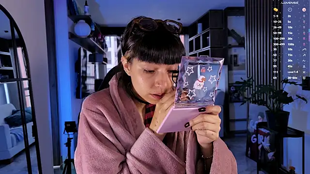 Snapshot of Saraa_Desiree chatting on 8, 4, 2026 Saraa Desiree online show from 8, 4, 2026