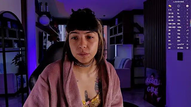 Snapshot of Saraa_Desiree chatting on 13, 4, 2026 Saraa Desiree online show from 13, 4, 2026