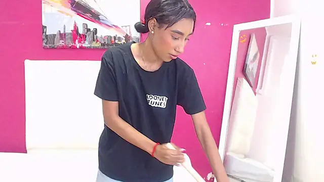 tiny sarah1 online show from 12, 3, 2025