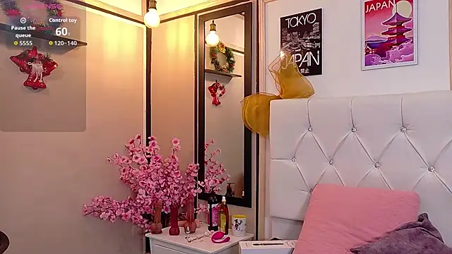 Snapshot of Devil_AliceXo chatting on 4, 12, 2025 Devil AliceXo online show from 4, 12, 2025