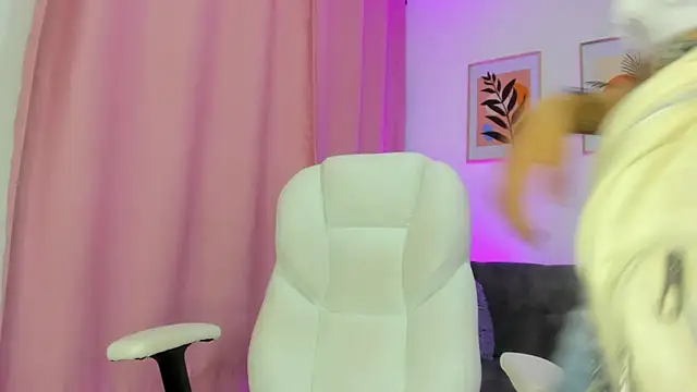 gaaby foxx online show from 16, 4, 2026