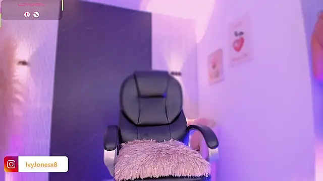 Snapshot of IvyJonesX chatting on 10, 3, 2026 IvyJonesX online show from 10, 3, 2026