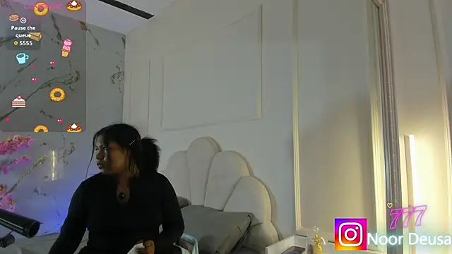 Snapshot of Candaceoweens chatting on 6, 4, 2026 Candaceoweens online show from 6, 4, 2026