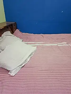 Snapshot of Cute-Zarina chatting on 15, 10, 2025 Cute-Zarina online show from 15, 10, 2025