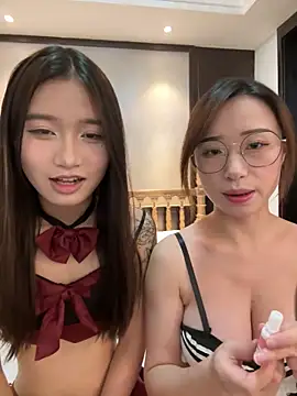 Snapshot of TOP_yoyo chatting on 23, 11, 2025 TOP yoyo online show from 23, 11, 2025