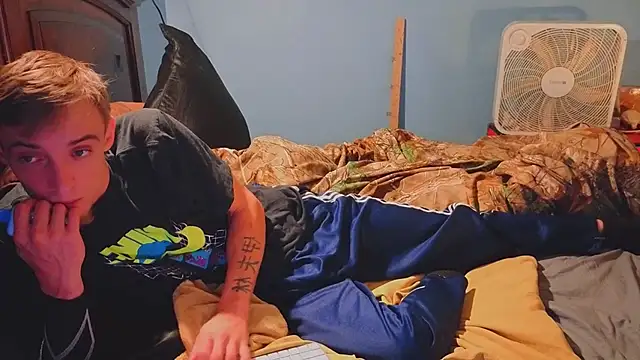 Snapshot of Ilovepussy1911 chatting on 2, 4, 2026 Ilovepussy1911 online show from 2, 4, 2026