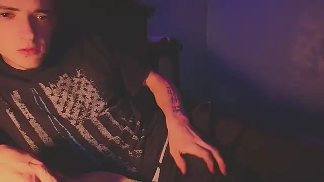 Snapshot of Ilovepussy1911 chatting on 17, 4, 2026 Ilovepussy1911 online show from 17, 4, 2026