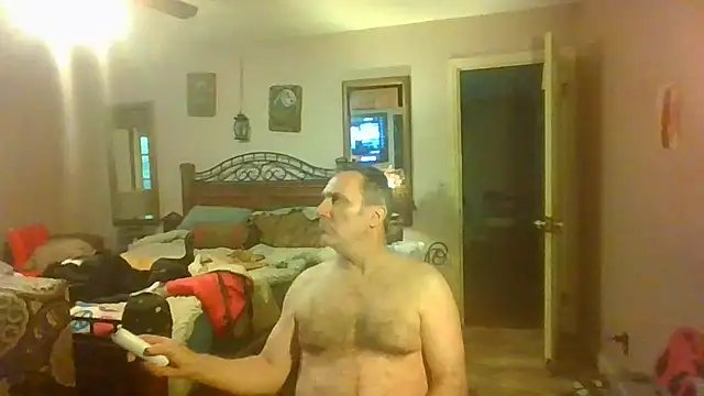 Snapshot of HunkofRock chatting on 17, 4, 2026 HunkofRock online show from 17, 4, 2026