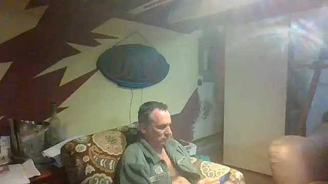 Snapshot of HunkofRock chatting on 21, 4, 2026 HunkofRock online show from 21, 4, 2026