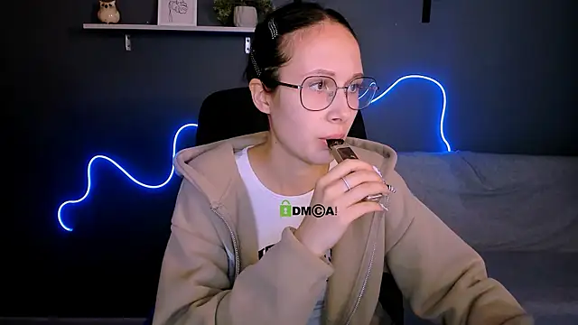 mona cloud online show from 24, 9, 2025