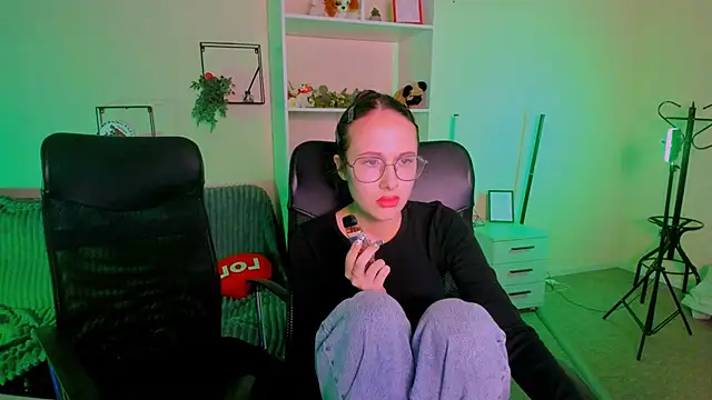 mona cloud online show from 5, 10, 2025