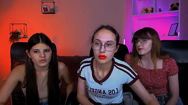 mona cloud online show from 11, 11, 2025