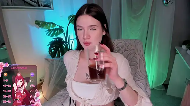 Snapshot of LisaBaillea chatting on 19, 9, 2025 LisaBaillea online show from 19, 9, 2025