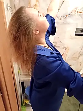 Juicy PeachLux online show from 8, 3, 2025