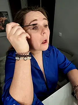 Juicy PeachLux online show from 18, 12, 2025