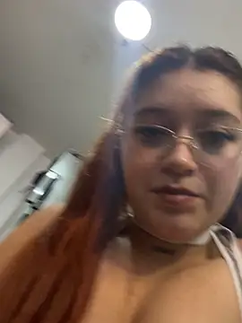 Snapshot of Karina_Leon chatting on 3, 6, 2026 Karina Leon online show from 3, 6, 2026
