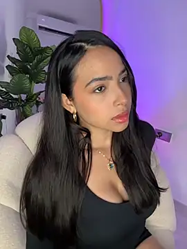  Emily Thompson  online show from 25, 10, 2025