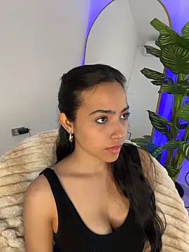  Emily Thompson  online show from 19, 6, 2026