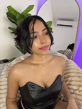  Emily Thompson  online show from 22, 6, 2026