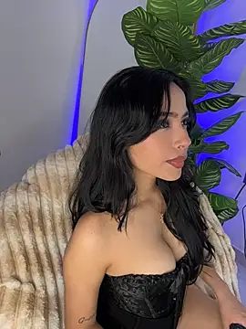  Emily Thompson  online show from 4, 7, 2026