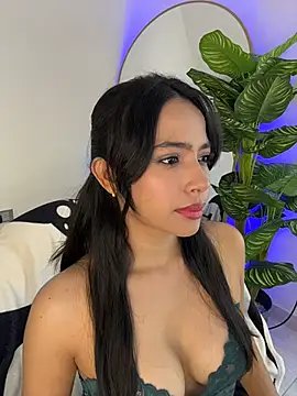  Emily Thompson  online show from 16, 7, 2026